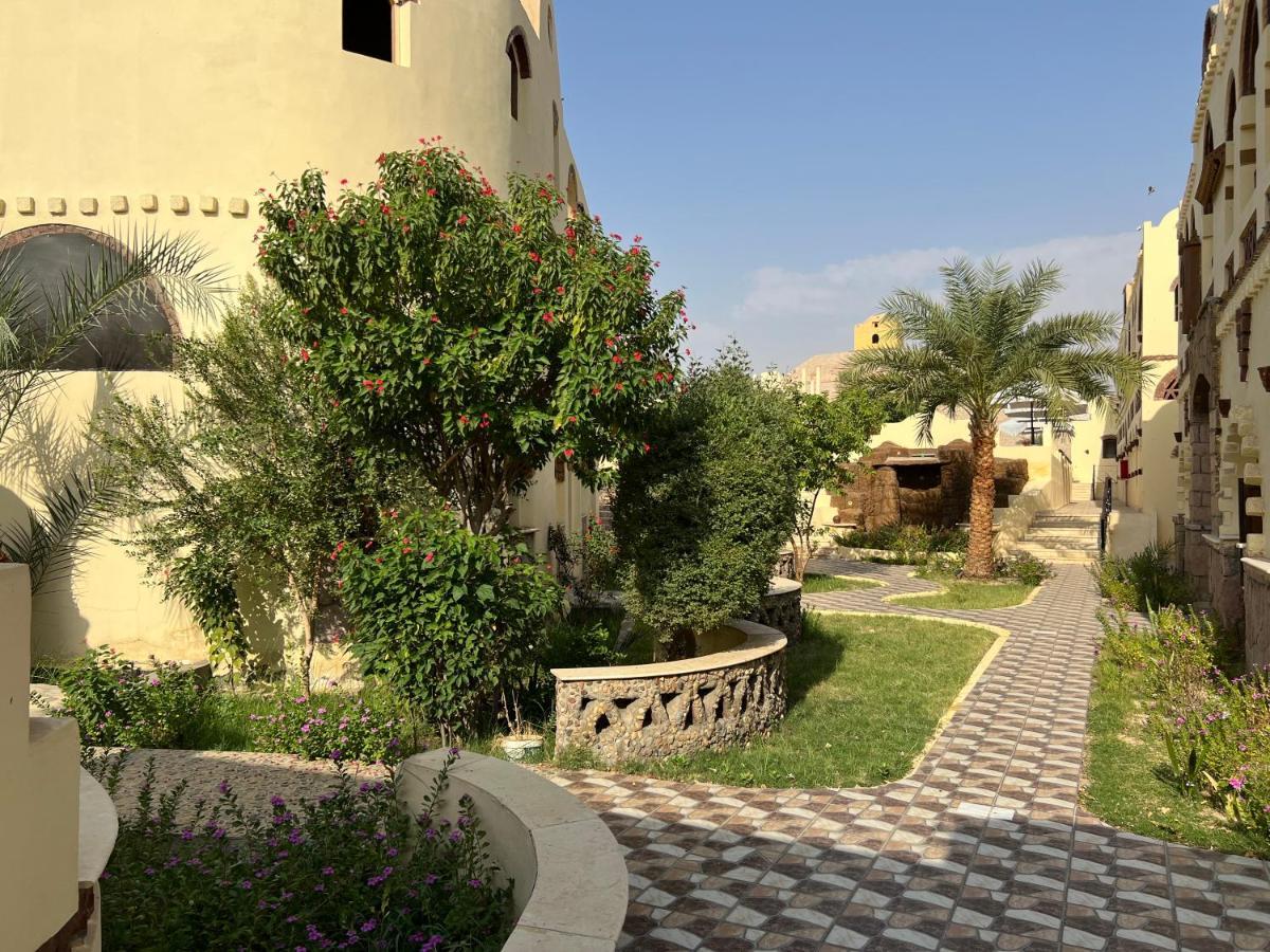 Elphardous Oasis Hotel Luxor Esterno foto